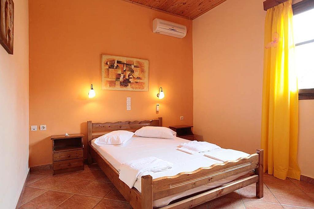 Yannis' Village Keri Habitación foto