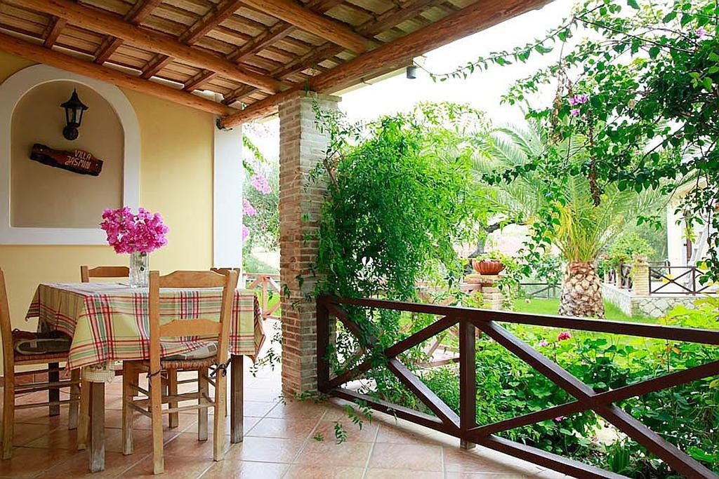 Yannis' Village Keri Habitación foto