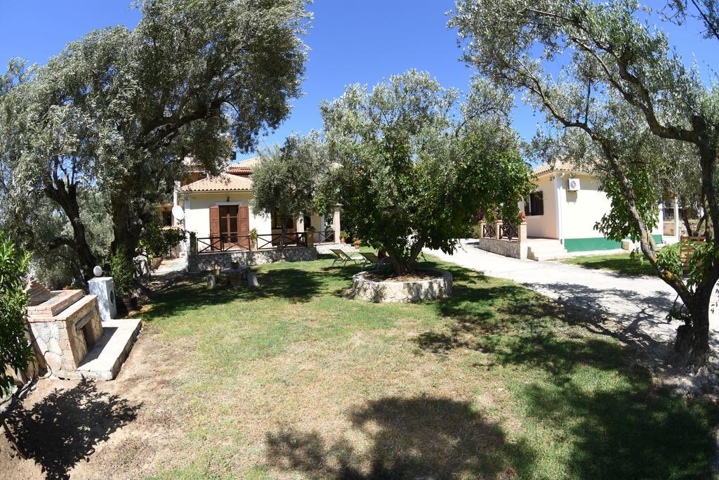 Yannis' Village Keri Exterior foto